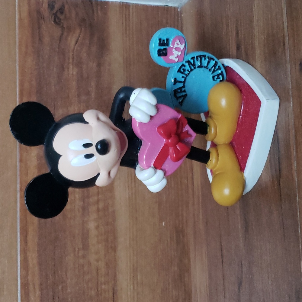 Mickey Mouse Figurine "Be my Valentine"